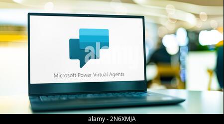 POZNAN, POL - 24. MAI 2022: Laptop-Computer mit Logo von Microsoft Power Virtual Agents Stockfoto