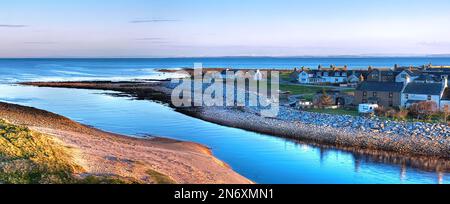 Flussmündung der Brora mit Blick auf den Moray Firth Stockfoto