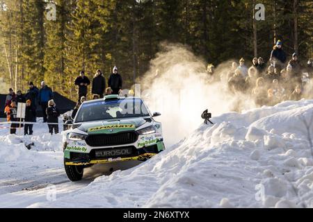 Umea, Vasterbotten County, Schweden - 10/02/2023, 22 Emil LINDHOLM (FIN), Reeta HAMALAINEN (FIN), TOKSPORT WRT, SKODA FABIA RS, RC2, Rally2, Aktion während der Rally Sweden 2023, 2. Runde der WRC World Rally Car Championship 2023, vom 9. Bis 12. Februar 2023 in Umea, Vasterbotten County, Schweden - Foto: Nikos Katikis/DPPI/LiveMedia Stockfoto