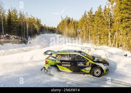 Umea, Vasterbotten County, Schweden - 10/02/2023, 20 Oliver SOLBERG (SWE), Elliott EDMONDSON (GBR), OLIVER SOLBERG, SKODA FABIA RS, RC2, Rally2, Aktion während der Rally Sweden 2023, 2. Runde der WRC World Rally Car Championship 2023, vom 9. Bis 12. Februar 2023 in Umea, Vasterbotten County, Schweden - Foto: Nikos Katikis/DPPI/LiveMedia Stockfoto