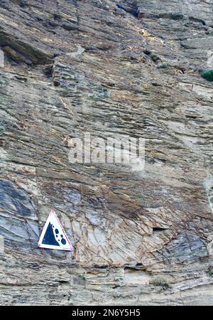 Rockface - Quarry Lane Car Park, Falmouth, Cornwall, England, Großbritannien Stockfoto