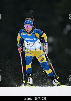 Oberhof, Deutschland. 10. Februar 2023. Biathlon: Weltmeisterschaft, Sprint 7,5 km, Frauen. Anna Magnusson aus Schweden auf der Rennstrecke. Kredit: Hendrik Schmidt/dpa/Alamy Live News Stockfoto