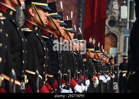 Mexiko-Stadt, Mexiko. 09. Februar 2023. Die mexikanische Armee und die Nationalgarde nehmen an der Feier des 110. Jahrestags des Marsches der Loyalität Teil. Am 9. Februar 2023 in Mexico City, Mexiko. (Kreditbild: © Carlos Santiago/Eyepix via ZUMA Press Wire) NUR REDAKTIONELLE VERWENDUNG! Nicht für den kommerziellen GEBRAUCH! Stockfoto