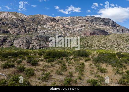 Wunderschöne Berglandschaft von Quebrada El Diablo in Chile, Reisen auf dem Carretera Austral Stockfoto