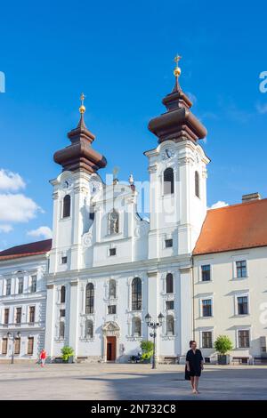 Györ (Raab), Szechenyi-Platz, Benediktinerkirche St. Ignatius von Loyola in Györ-Moson-Sopron, Ungarn Stockfoto