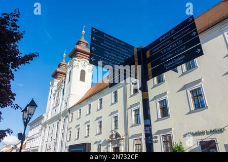 Györ (Raab), Szechenyi-Platz, Benediktinerkirche St. Ignatius von Loyola in Györ-Moson-Sopron, Ungarn Stockfoto