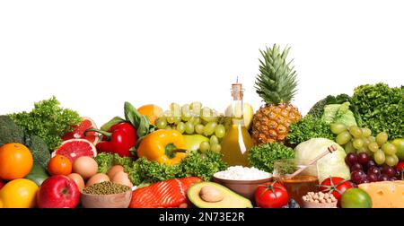 Verschiedene Lebensmittel auf weißem Hintergrund. Gesunde, ausgewogene Ernährung Stockfoto