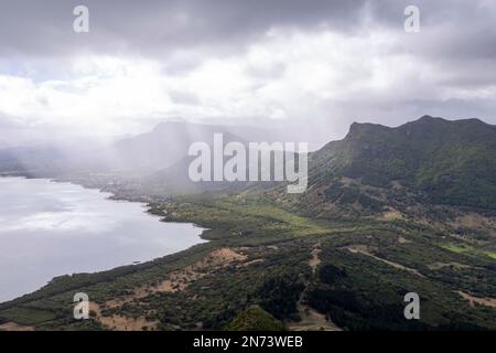 Der Blick vom berühmten Berg Le Morne Brabant auf Mauritius. Stockfoto