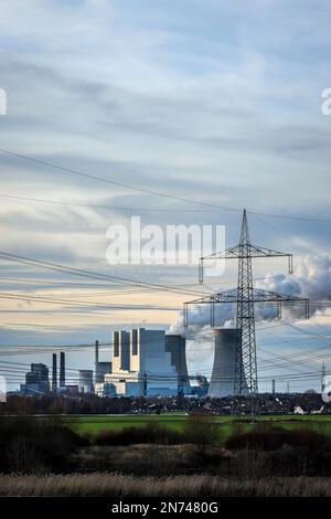 Grevenbroich, Nordrhein-Westfalen, Deutschland - Kraftwerk RWE Power AG Neurath, Braunkohlekraftwerk im Braunkohlebergwerk Garzweiler von RWE, Stockfoto