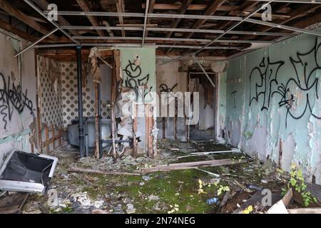 November 12 2022, Long Branch Motel am Highway 69 in Nord-Ontario geschlossen wegen eines Brandes. Luke Durda/Alamy Stockfoto