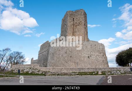 Normannische schwäbische aragonische Burg in Monte Sant Angelo, Gargano Halbinsel in Süditalien Stockfoto
