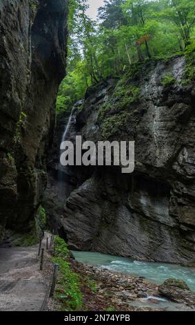 Malerische Partnachschlucht bei Garmisch-Partenkirchen in den bayerischen alpen, Deutschland Stockfoto