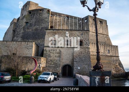 Das berühmte Castel dell'Ovo im Golf von Neapel, Süditalien Stockfoto