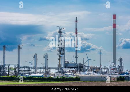 Aderklaa, OMV-Erdgastankstelle in Weinviertel, Niederösterreich, Niederösterreich, Österreich Stockfoto