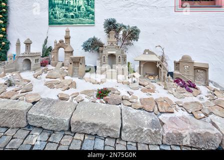 Geburtsszene, Krippenszene, Weihnachtsmarkt, Marktplatz, Pfarrkirche St. Michael, Advent, Zeil am Main, Franken, Bayern, Deutschland, Europa Stockfoto