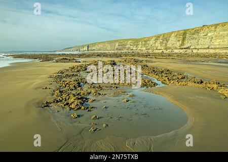 Blick nach Westen über Dunraven Bay an der Glamorgan Heritage Coast South Wales UK Stockfoto