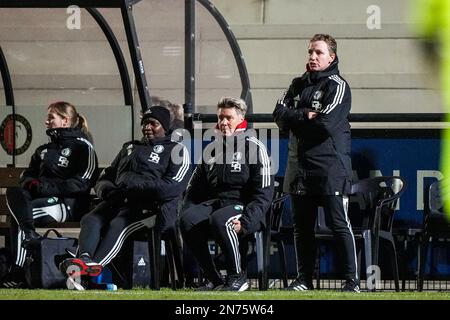 Rotterdam - Cheftrainer Jessica Torny von Feyenoord V1 während des Spiels Feyenoord V1 gegen SC Heerenveen V1 in Nieuw Varkenoord am 10. Februar 2023 in Rotterdam, Niederlande. (Box zu Box Pictures/Tom Bode) Stockfoto