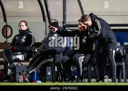 Rotterdam - Cheftrainer Jessica Torny von Feyenoord V1 während des Spiels Feyenoord V1 gegen SC Heerenveen V1 in Nieuw Varkenoord am 10. Februar 2023 in Rotterdam, Niederlande. (Box zu Box Pictures/Tom Bode) Stockfoto