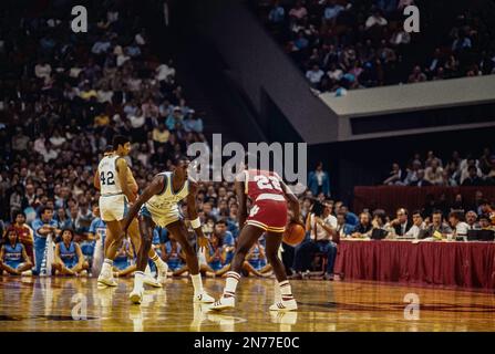 Michael Jordan (23), North Carolina, im East Regional Semi Finals der NCAA Basketball Championships gegen Indiana. Stockfoto