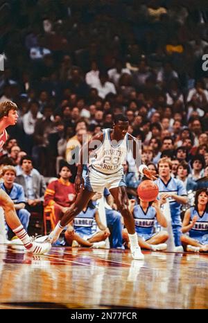 Michael Jordan (23), North Carolina, im East Regional Semi Finals der NCAA Basketball Championships gegen Indiana. Stockfoto