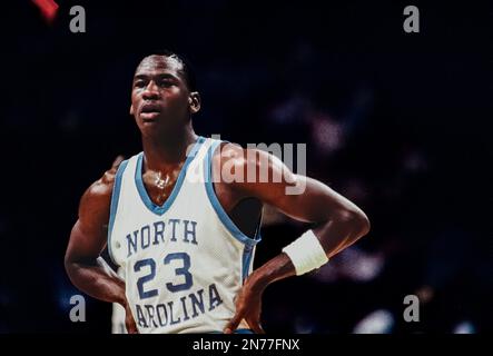 Michael Jordan (23), North Carolina, im East Regional Semi Finals der NCAA Basketball Championships gegen Indiana. Stockfoto
