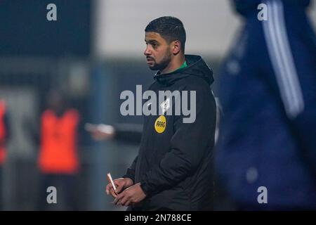 Niederlande. 10. Februar 2023. DEN BOSCH, NIEDERLANDE - FEBRUAR 10: 4. Offizieller Jaafar Aafouallah während des Keuken Kampioen Divisie-Spiels zwischen dem FC Den Bosch und Jong Ajax im Stadion De Vliert am 10. Februar 2023 in Den Bosch, Niederlande (Foto von Joris Verwijst/Orange Pictures) Kredit: Orange Pics BV/Alamy Live News Stockfoto