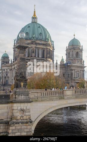Berlin August 2020: Der Berliner Dom Stockfoto