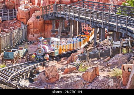 Bay Lake, Florida, USA. 03. Februar 2023: Magic Kingdom Weekends Walk in. Das Magic Kingdom ist ein Freizeitpark im Walt Disney World Resort in Bay Lake Stockfoto