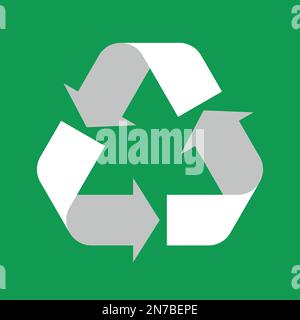 Universal Recycling Symbol. Umgekehrte Version. Thema: Geringer oder gar kein Abfall, klare Energie, Schutz natürlicher Ressourcen, Schutz natürlicher Ökosysteme oder ökologische Nachhaltigkeit des Planeten. Weiß-graues, flaches Vektorsymbol auf grünem Hintergrund. Stock Vektor