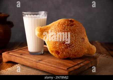 Cocol. Typisch mexikanisches Brot in Form eines Diamanten, etwas schwammig und trocken mit Anis- und Piloncillo-Aroma, manchmal mit Sesamsamen bedeckt. Stockfoto