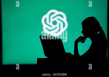 GROSSBRITANNIEN, LONDON. 30. JANUAR 2023: Offenes AI. Innovative Köpfe: Eine Frau und die Macht der Technologie Stockfoto