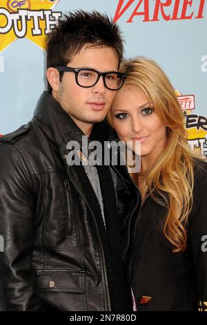 5. Dezember 2009 - Los Angeles, Kalifornien, USA - 5. Dezember 2009 - Los Angeles, Kalifornien - Cody Longo und Cassie Scerbo. Die jährliche Power of Youth-Veranstaltung von Variety 3. in den Paramount Studios. (Kreditbild: © Byron Purvis/AdMedia via ZUMA Wire) NUR REDAKTIONELLE VERWENDUNG! Nicht für den kommerziellen GEBRAUCH! Stockfoto