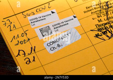 Impfzertifikat nach dritter Auffrischimpfung mit BioNTec gegen Covid-19, SARS-CoV-2, Corona-Krise, Stuttgart, Baden-Württemberg Stockfoto