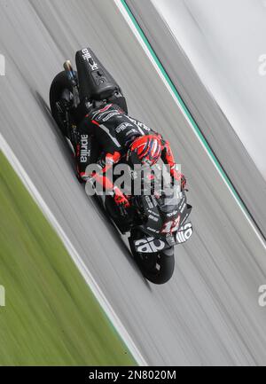 Kuala Lumpur, Malaysia. 11. Februar 2023. Spanischer Fahrer Maverick Vinales von Aprillia Racing in Aktion während des Sepang MotoGP Offiziellen Tests auf der Sepang International Circuit in Sepang. Kredit: SOPA Images Limited/Alamy Live News Stockfoto