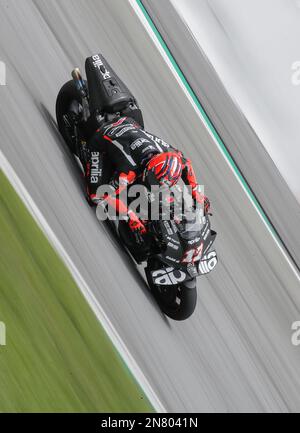 Kuala Lumpur, Malaysia. 11. Februar 2023. Spanischer Fahrer Maverick Vinales von Aprillia Racing in Aktion während des Sepang MotoGP Offiziellen Tests auf der Sepang International Circuit in Sepang. (Foto: Wong Fok Loy/SOPA Images/Sipa USA) Guthaben: SIPA USA/Alamy Live News Stockfoto