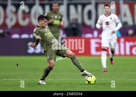 Mailand, Italien. 10. Februar 2023. Brahim Diaz vom AC Mailand kontrolliert den Ball während des Spiels der Serie A zwischen dem AC Mailand und dem Turin FC im Stadio Giuseppe Meazza am 10. Februar 2023 in Mailand , Italien . Kredit: Marco Canoniero/Alamy Live News Stockfoto