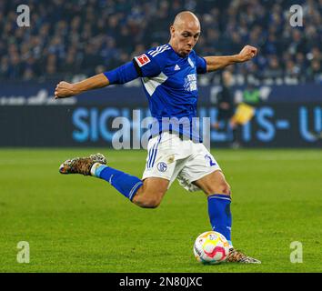 Gelsenkirchen, Deutschland. 10. Februar 2023. firo : 10. Februar 2023, Fußball, 1. Liga, 1. Bundesliga, Staffel 2022/2023, FC Schalke 04 - VfL Wolfsburg Tim Skarke (FC Schalke 04) Single Action, Ganzzahl, Kredit: dpa/Alamy Live News Stockfoto