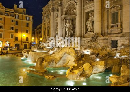 Blick auf Trevibrunnen, Neptun, Skulpturengruppe, Barock, Nicola Salvi, Rom, Latium, Italien, Europa Stockfoto