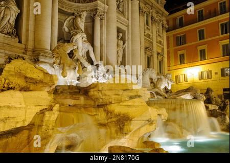 Blick auf Trevibrunnen, Neptun, Skulpturengruppe, Barock, Nicola Salvi, Rom, Latium, Italien, Europa Stockfoto