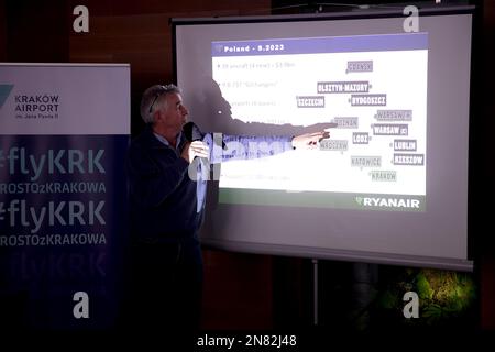 Krakau, Polen. 07. Februar 2023. Michael O'Leary, CEO der Ryanair-Gruppe, spricht auf einer Pressekonferenz im Kossak Hotel, auf der die 80 Strecken von Ryanair in Polen gefeiert werden. (Foto: Vito Corleone/SOPA Images/Sipa USA) Guthaben: SIPA USA/Alamy Live News Stockfoto