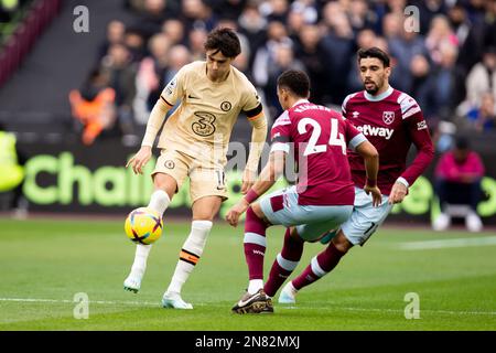 Joao Felix von Chelsea kontrolliert den Ball während des Premier League-Spiels zwischen West Ham United und Chelsea im London Stadium in Stratford am Samstag, den 11. Februar 2023. (Foto: Federico Guerra Maranesi | MI News) Guthaben: MI News & Sport /Alamy Live News Stockfoto