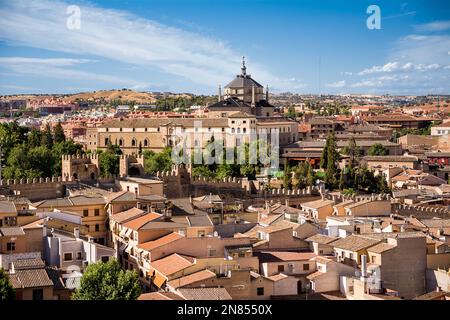 Blick auf das Colegio San Juan Bautista und einen Teil der Stadt Toledo Stockfoto