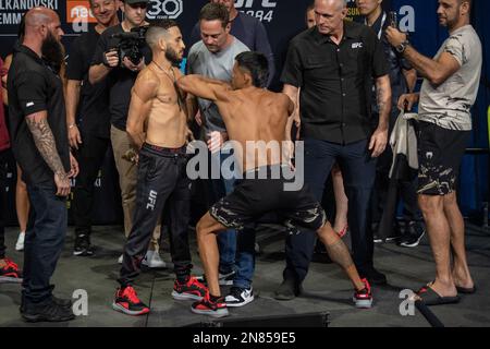 PERTH, AUSTRALIEN - 11. FEBRUAR: Shannon Ross und Kleydson Rodrigues stellen sich auf der UFC 284 dem Kampf vor 284: Makhachev gegen Volkanovski in der RAC Arena am 12. Februar 2023 in Perth, Westaustralien, Australien. (Foto: Matt Davies/PxImages) Kredit: Px Images/Alamy Live News Stockfoto