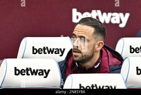 London, Großbritannien. 11. Februar 2023. Danny ings (West Ham) sitzt während des Spiels West Ham gegen Chelsea Premier League im London Stadium Stratford auf der BU-Bank. Kredit: MARTIN DALTON/Alamy Live News Stockfoto