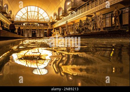 La Piscine, das außergewöhnliche Kunstmuseum von Roubaix, nordfrankreich, im ehemaligen öffentlichen Hallenbad der Stadt Stockfoto