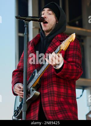 PHILADELPHIA, Pennsylvania, USA - 04. FEBRUAR 2023: All Time Low Performance bei alt 104,5 Winter Jawn bei Xfinity Live! Stockfoto