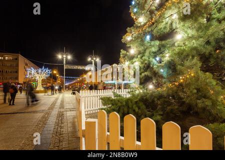 Czestochowa, Polen - 31. Dezember 2023: Stadtzentrum von Czеstochowa am Heiligabend. Reisen Stockfoto