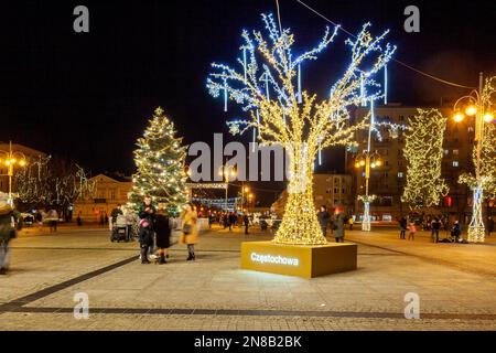 Czestochowa, Polen - 31. Dezember 2023: Stadtzentrum von Czеstochowa am Heiligabend. Reisen Stockfoto