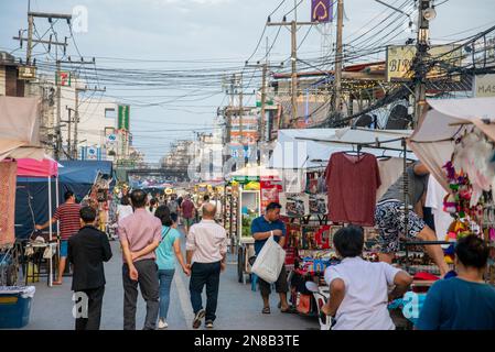 The Nightmarket in the City of Hua hin in the Province of Prachuap Khiri Khan in Thailand, Thailand, Hua hin, Dezember 2022 Stockfoto