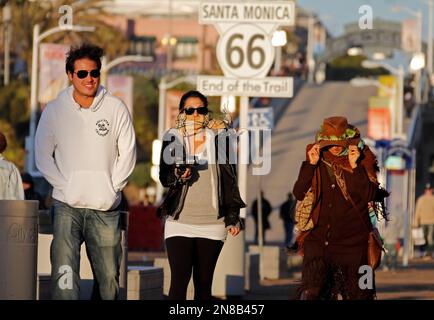 Henry Cavill e Gina Carano na premiação Critic's Choice Movie Awards em  Santa Monica!!! #AlwaysHenryCavill